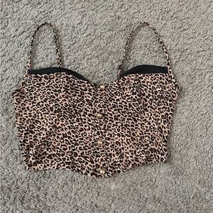 Leopard print cropped tank top